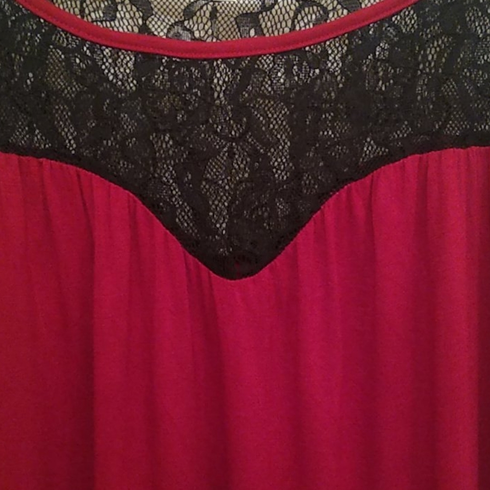 Women's Top - Picture 2 of 7